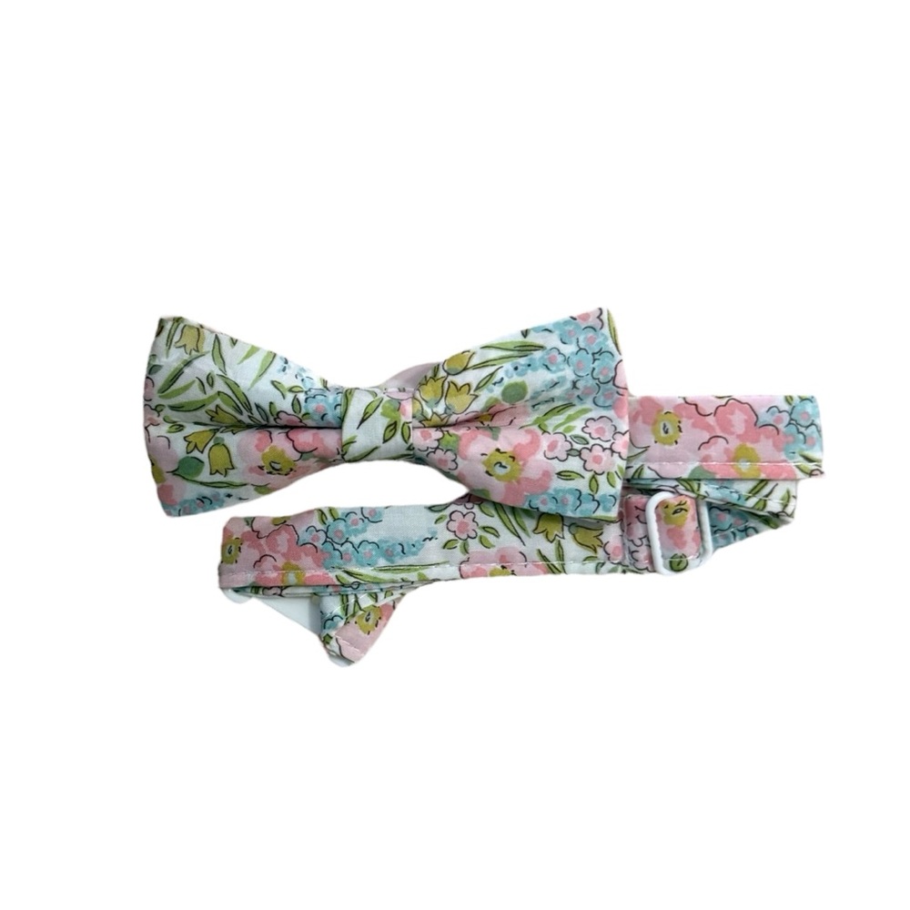 NWT Little Poppy Co Floral Bow Tie